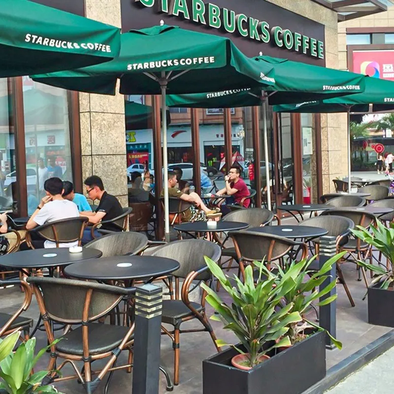 Outdoor Furniture In Store - Conjunto de Muebles de Jardín de